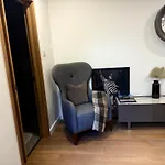 New Built Cosy Apartment Within Walking Distance Of Churchill Hospital
