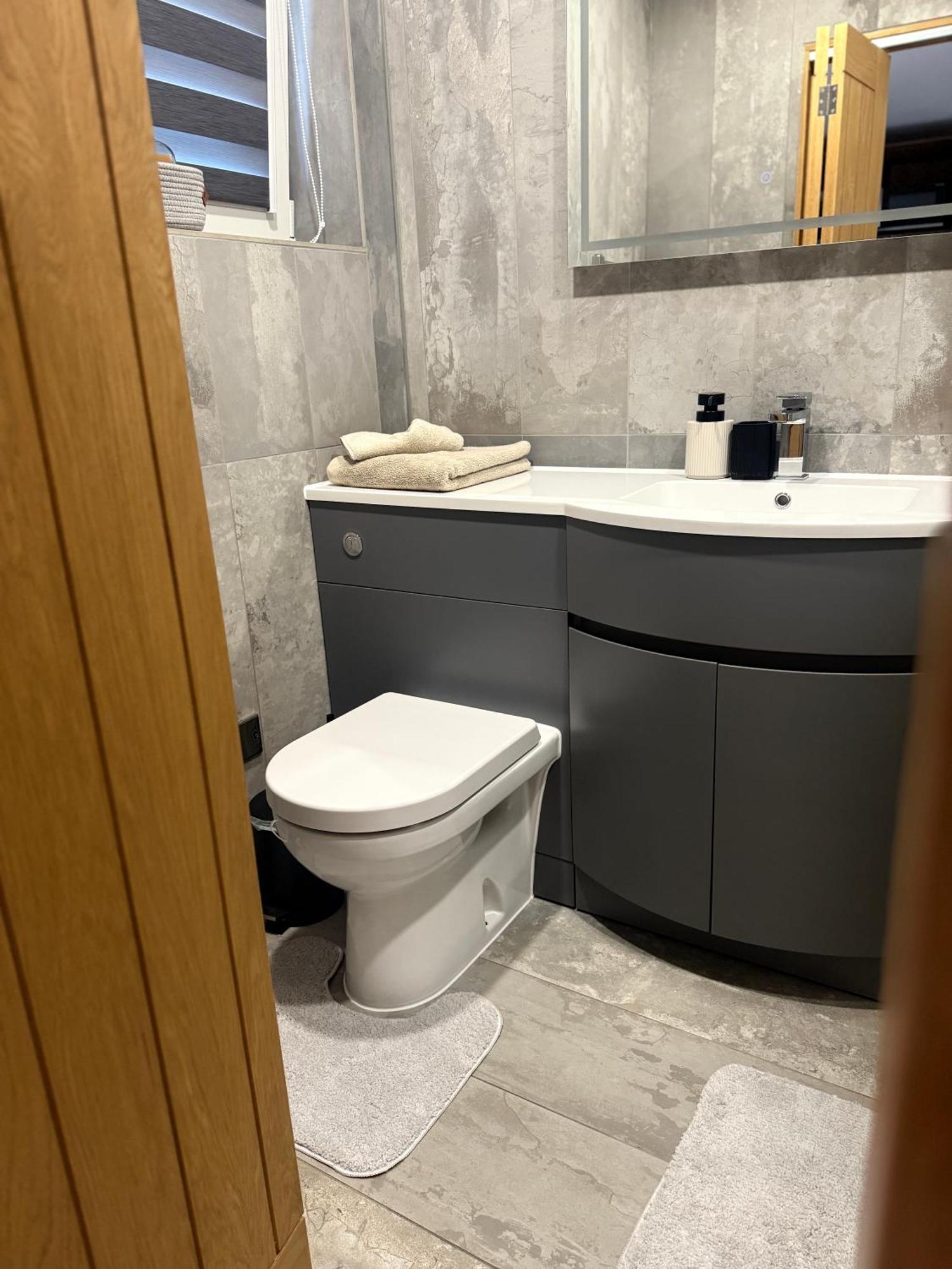 New Built Cosy Within Walking Distance Of Churchill Hospital Oxford