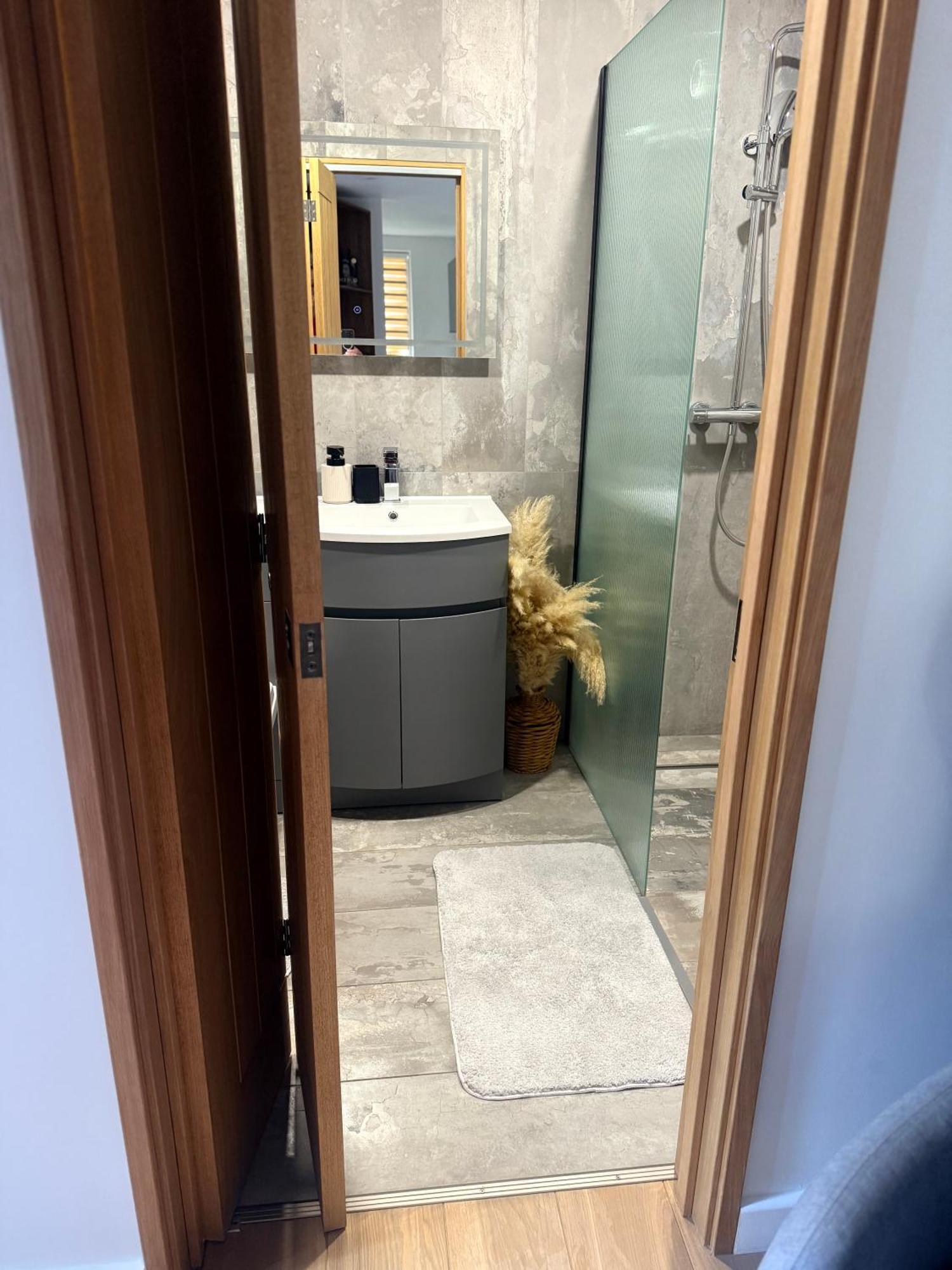 New Built Cosy Within Walking Distance Of Churchill Hospital *